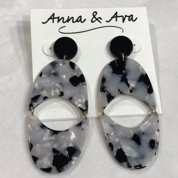 ANNA & AVA Black & White POST EARRINGS! - Picture 1 of 11
